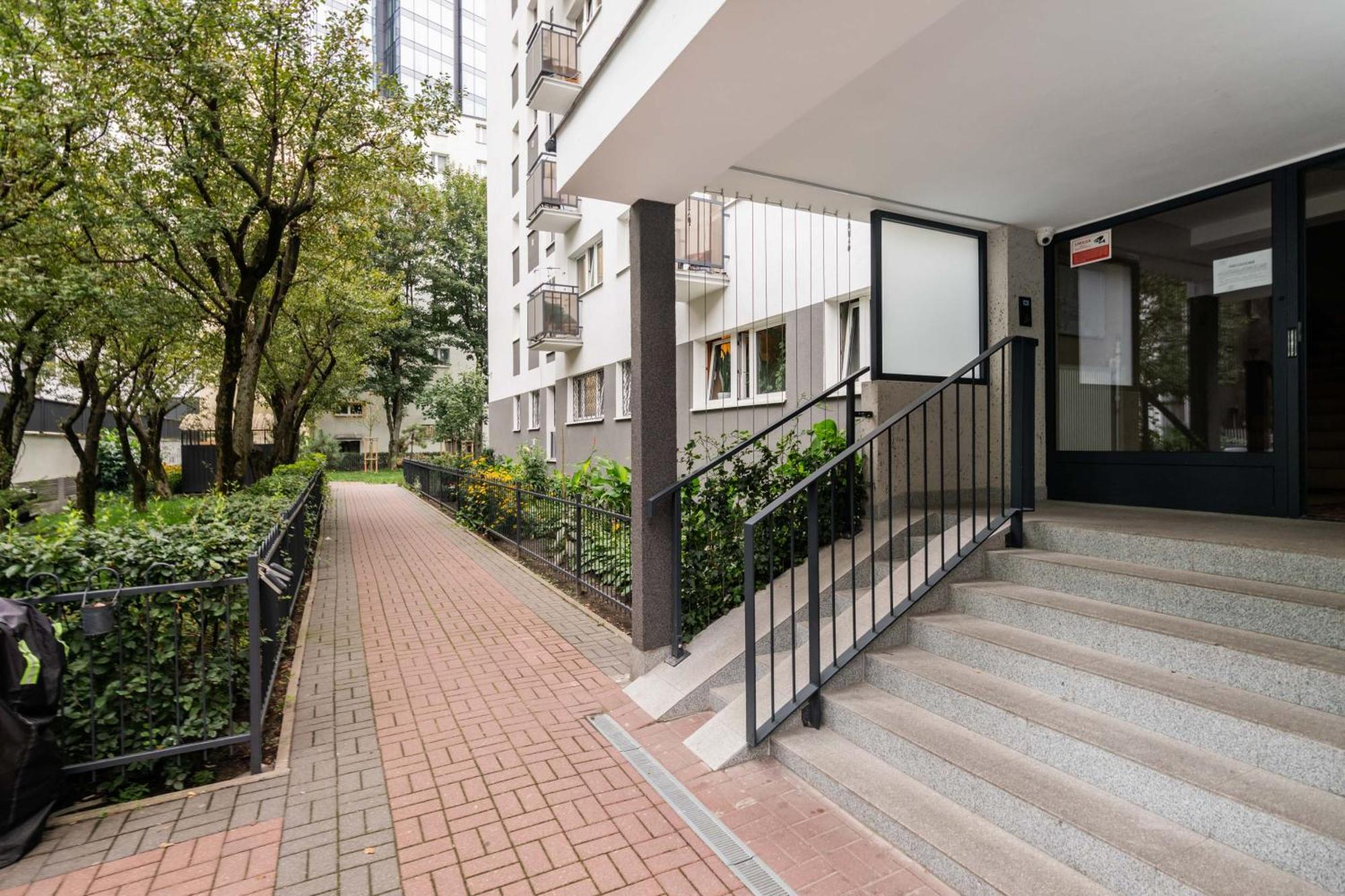 Chmielna 106B Centrum Варшава Экстерьер фото